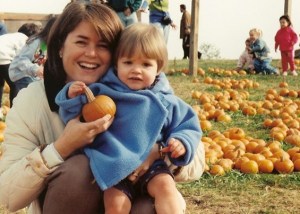 Courtesy Elsa Walsh -  Elsa Walsh and her daughter, Diana, in the late 1990s.