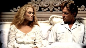 Kathleen Turner and Michael Douglas in The War of the Roses (which, considering it has absolutely zip to do with the actual WOTR, still manages to be a pretty awesome visual for a modern update...) [image credit: http://www.imdb.com/title/tt0098621/ ]