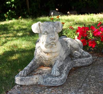 08-06a_boxer_in_stone_dsc_0790